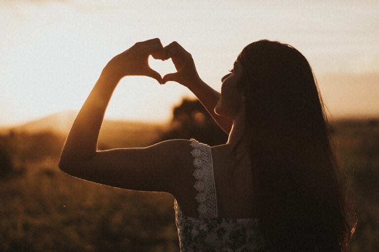 coeur avec les mains doigts